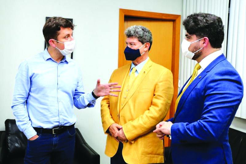 Gilson e Joan visitaram o prefeito Fabrício Oliveira