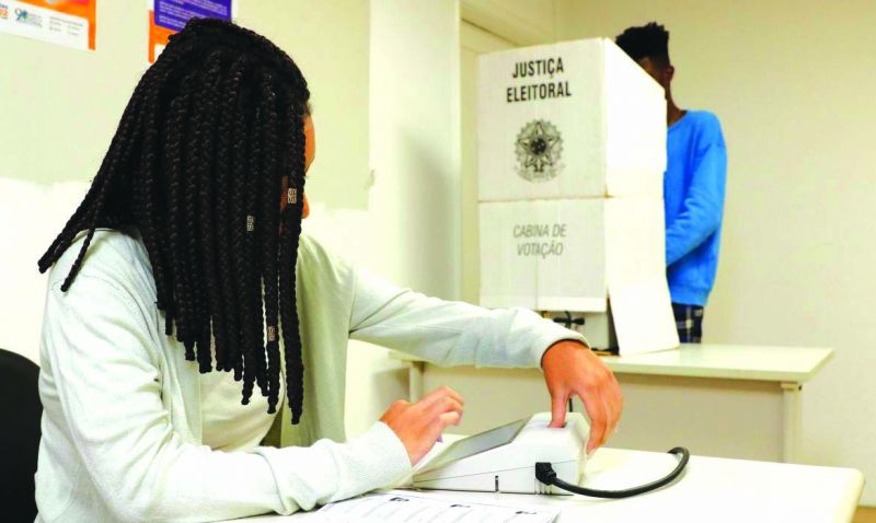 Não pode levar celular para a cabine de votação (foto: agência brasil)