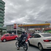 Postos de combustíveis da região têm filas e falta de gasolina