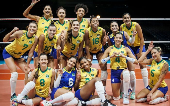 Brasil emendou a terceira vitória seguida na fase. Foto: Divulgação/CBV