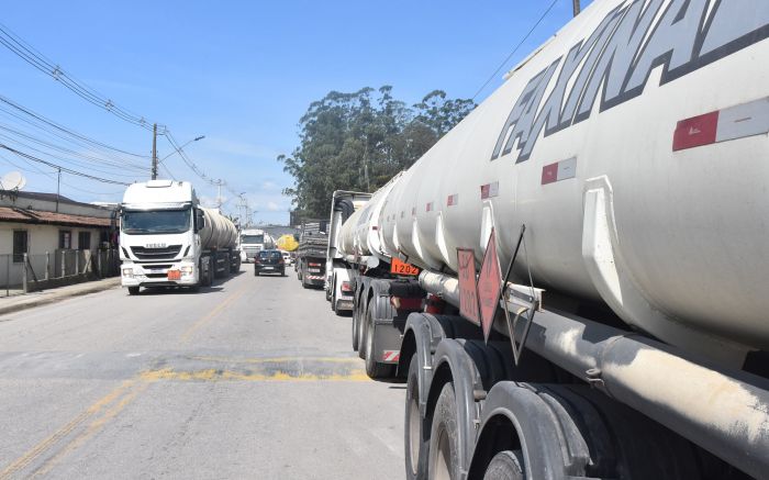 Acesso à base das distribuidoras foi comprometido por bloqueios nas rodovias (Foto: Arquivo/João Batista)