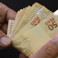 Salário mínimo será de R$ 1302 em 2023