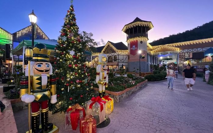 Papai Noel e uma turma animada fazem a festa em Pomerode 
 (Foto: Divulgação)