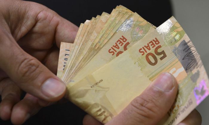 Aumento é de 7,4% e foi calculado com reajuste pela inflação mais ganho real
Foto: Divulgação - Agência Brasil