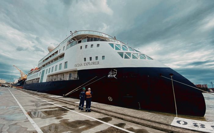 Embarcação veio dos Estados Unidos e já cruzou o litoral brasileiro
(Foto: Arthur/Photoship9)