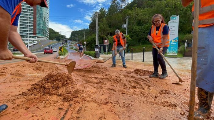 Trabalho é coordenado pela secretaria de Obras do município
(Foto: Divulgação)