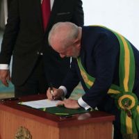 Começou: Lula assume e dá revogaço em medidas de Bolsonaro 