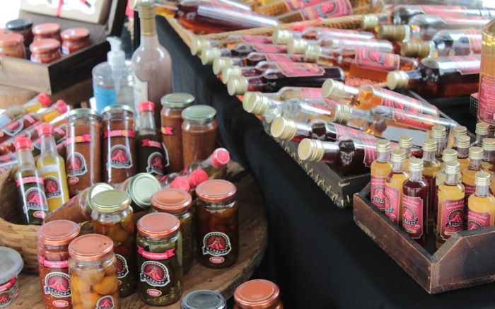 Feiras comercializam comidas, frutas, verduras, bebidas, artesanato e artes locais Foto: Divulgação