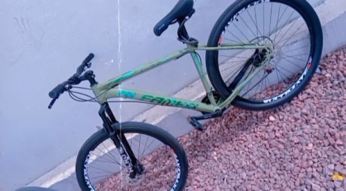 Bicicleta foi presente de aniversário de adolescente
