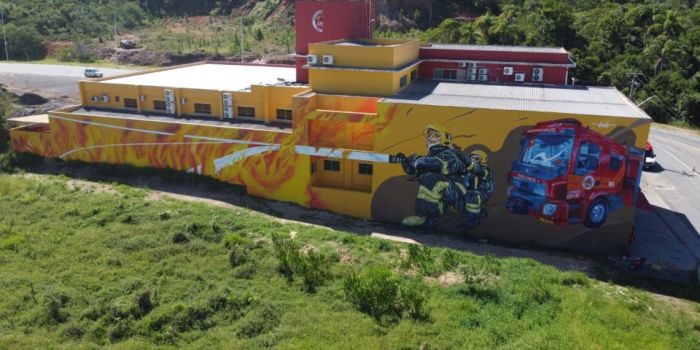 Pintura homenageia o trabalho dos bombeiros, que têm a missão de salvar vidas e proteger propriedades Foto: Reprodução Rafael Novaes Mendes
