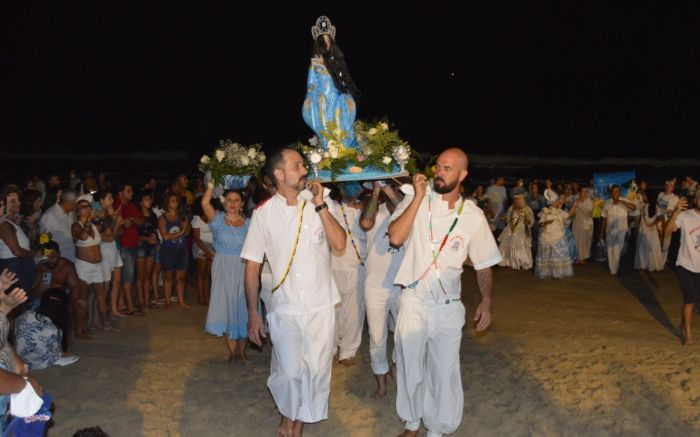 Atalaia e Cabeçudas fazem festa para a rainha do mar quinta à noite
(foto: Arquivo)