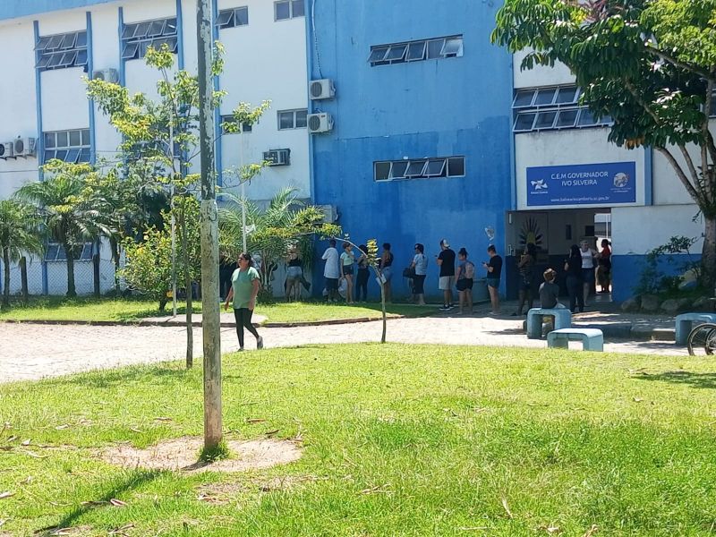 Prefeitura disse que nenhum aluno será prejudicado pelas filas