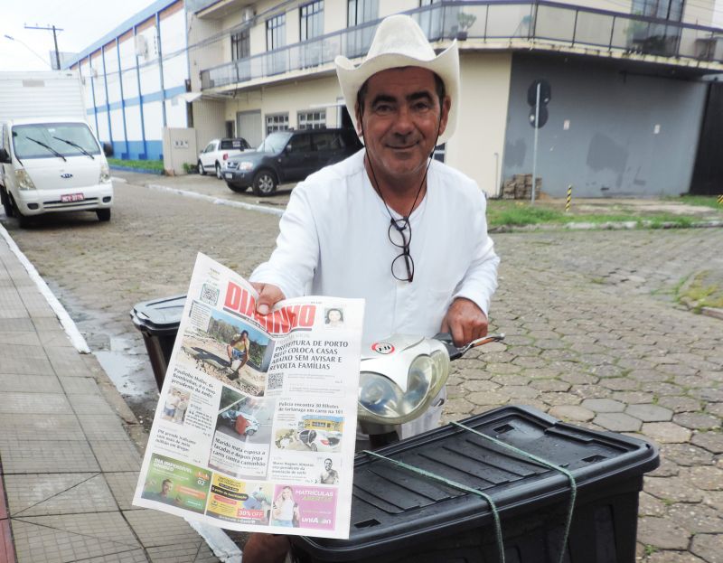 Célio vende 70 pães e 75 bananinhas todos os dias