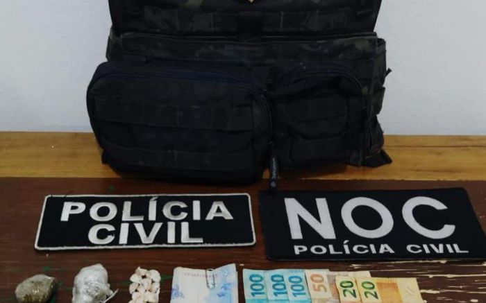 Durante as buscas foram apreendidos dinheiro e drogas Foto: Divulgação