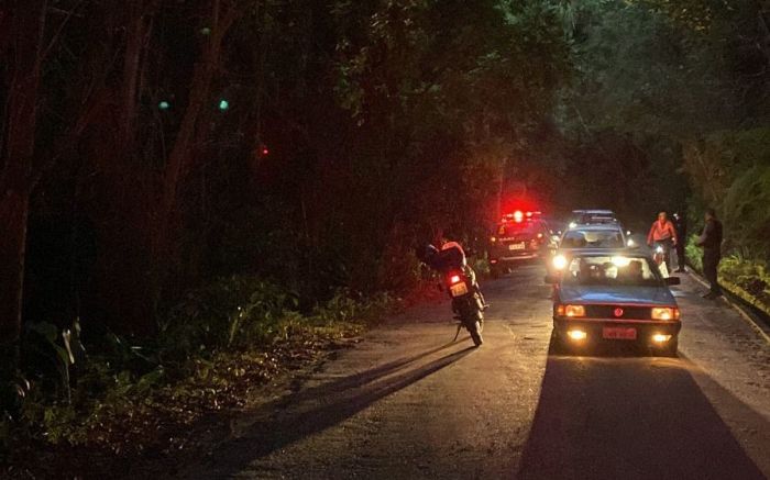 Ciclista cai em ribanceira e morre no local (Foto: Divulgação)