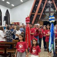 Missa do Envio dá início aos cortejos do Divino na região de Penha