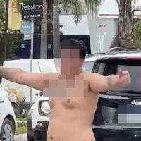 Homem nu, em surto, interdita a Osvaldo Reis 