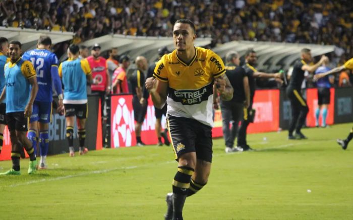 Gol de Lohan tirou a invencibilidade do Brusque no Catarinense
Foto: Celso da Luz/Criciúma