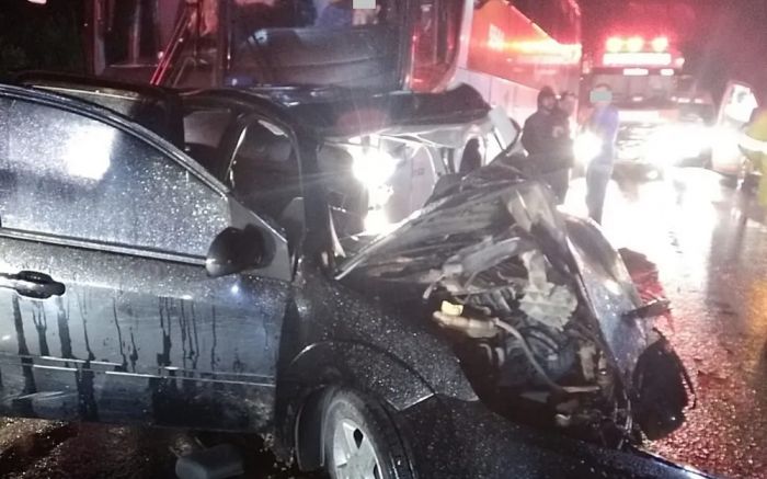  Ford Fiesta ficou destruído após o acidente (Foto: Corpo de Bombeiros)