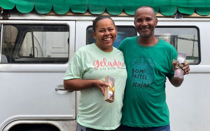 Cerca de 150 crianças receberam a lembrança 
(foto: divulgação)