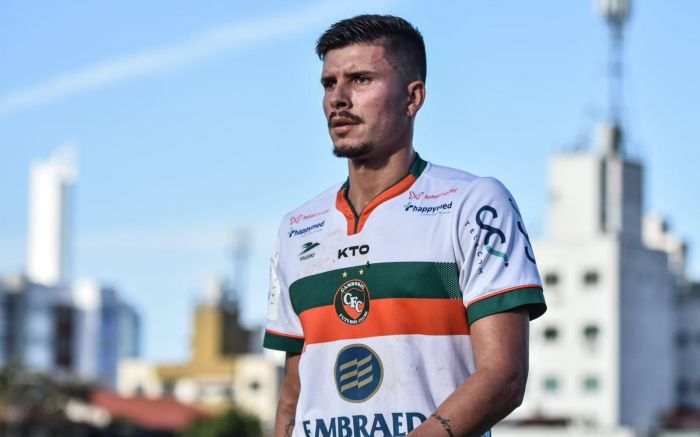 Jogador chega para reforçar a equipe na Série D do Brasileiro
Foto: Divulgação/Camboriú