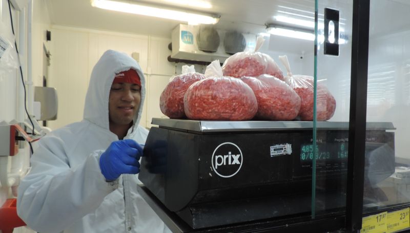 O preço da carne deve continuar em queda