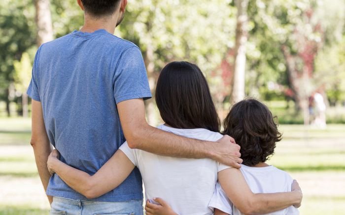 Programa busca garantir ambiente familiar de forma provisória e procura voluntários
(Foto: Freepik)