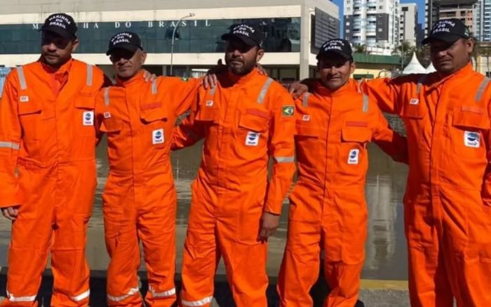 Esperar o momento certo de abandonar o barco e o racionamento de comida e água foram fundamentais para que o grupo sobrevivesse

(foto: divulgação)