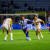 Avaí volta a vencer no Brasileirão