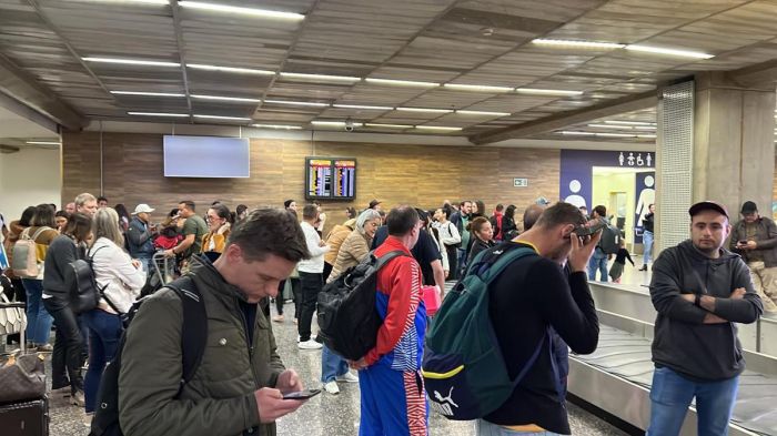 Passageiros passaram a noite em Guarulhos
(Foto: Leitor)