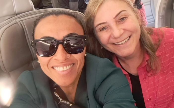 Professora itajaiense encontrou a camisa 10 da Seleção
(foto: divulgação)