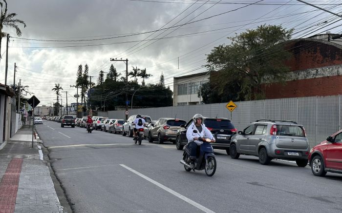 Queixa é que problema se repete sempre que tem tranqueira na BR 101 (Foto: Leitor)