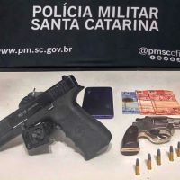 Dupla suspeita de assalto em Piçarras é presa em Itajaí 