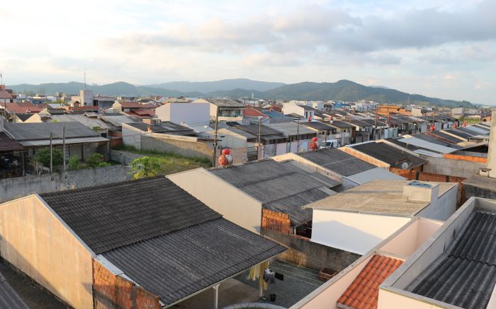 Benefício é dado para famílias com renda de até três salários mínimos; veja como solicitar
(foto: divulgação)
