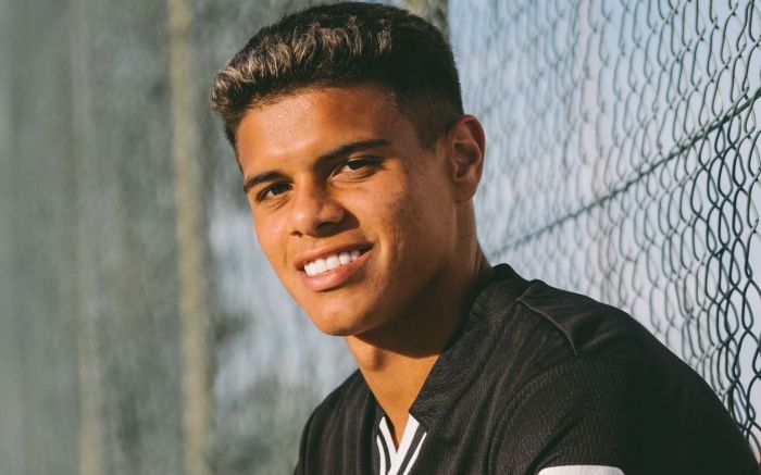 Bruno Branco assinou contrato de cinco anos com o Académico de Viseu

Foto: Divulgação