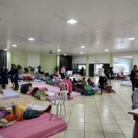 Três dos quatro abrigos de Itajaí estão lotados