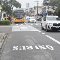 Faixa exclusiva de ônibus revolta os comerciantes da avenida 7 de Setembro