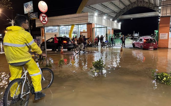 Locais que sempre alagam com o pico da maré devem ficar atentos (Foto: Franciele Marcon)