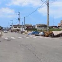 Terreno da prefeitura no bairro Cordeiros virou depósito de lixo