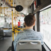 Estudante perde bolsa após faltar demais por problemas no transporte público