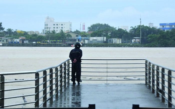 Defesa Civil de Itajaí alerta para risco de inundações em áreas ribeirinhas no sábado (Foto: Arquivo DIARINHO)