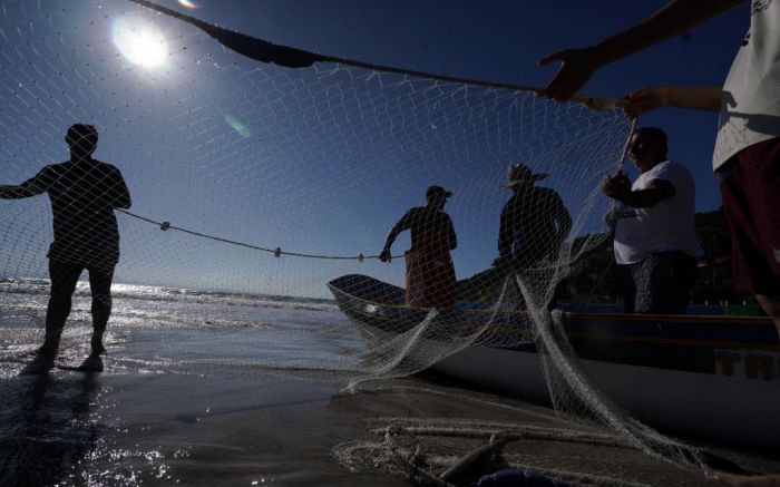 Barcos de pesca e coletes salva-vidas terão que ter GPS (Foto: Divulgação/ACN)