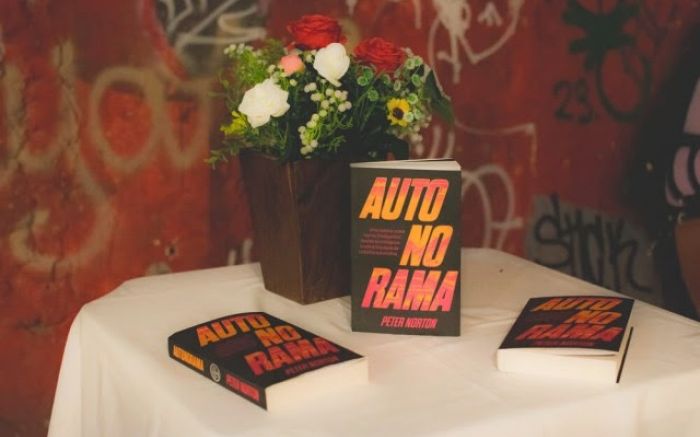 Lançamento do livro “Autonorama: uma história sobre carros inteligentes, ilusões tecnológicas e outras trapaças da indústria automotiva”