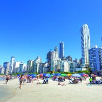 Santa Catarina deve receber 146% mais turistas gringos