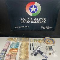“Cobrador do tráfico” é preso com cocaína, maconha e arma em Itajaí