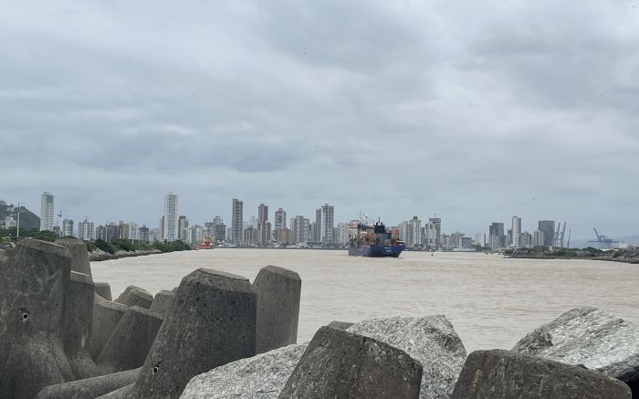 Boca da barra ficou por dois meses operando com restrições 
(Foto: Franciele Marcon)