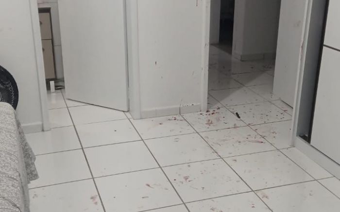 Família teve ferimentos na cabeça, braços e ombro (Foto: Divulgação)