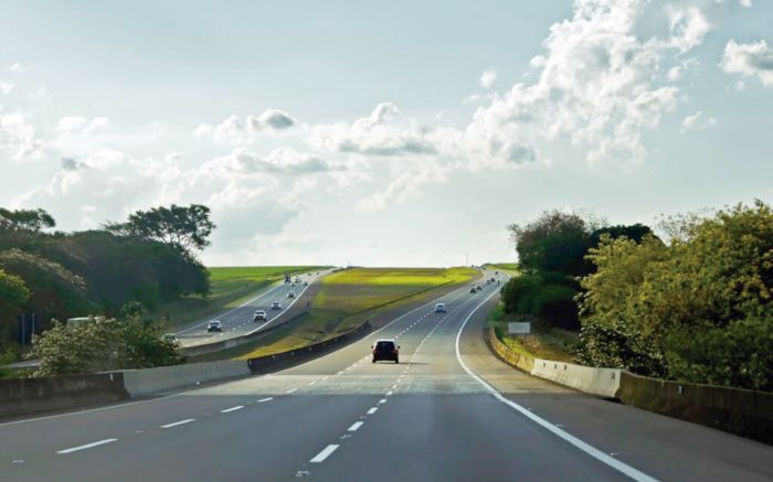Confira as dicas para melhorar o desempenho do ar-condicionado do carro antes de pegar a estrada para viajar (Foto: Divulgação)