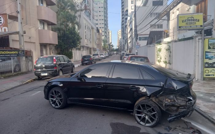 Motorista do Corsa fugiu (Foto: Divulgação)