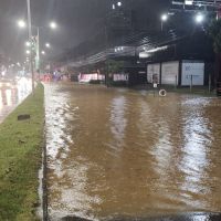 Chuva forte causa alagamentos em Itajaí e Balneário Camboriú 